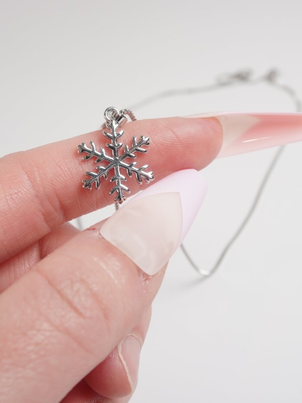 Snowflake necklace silver bridal cute - Picture 2 of 2